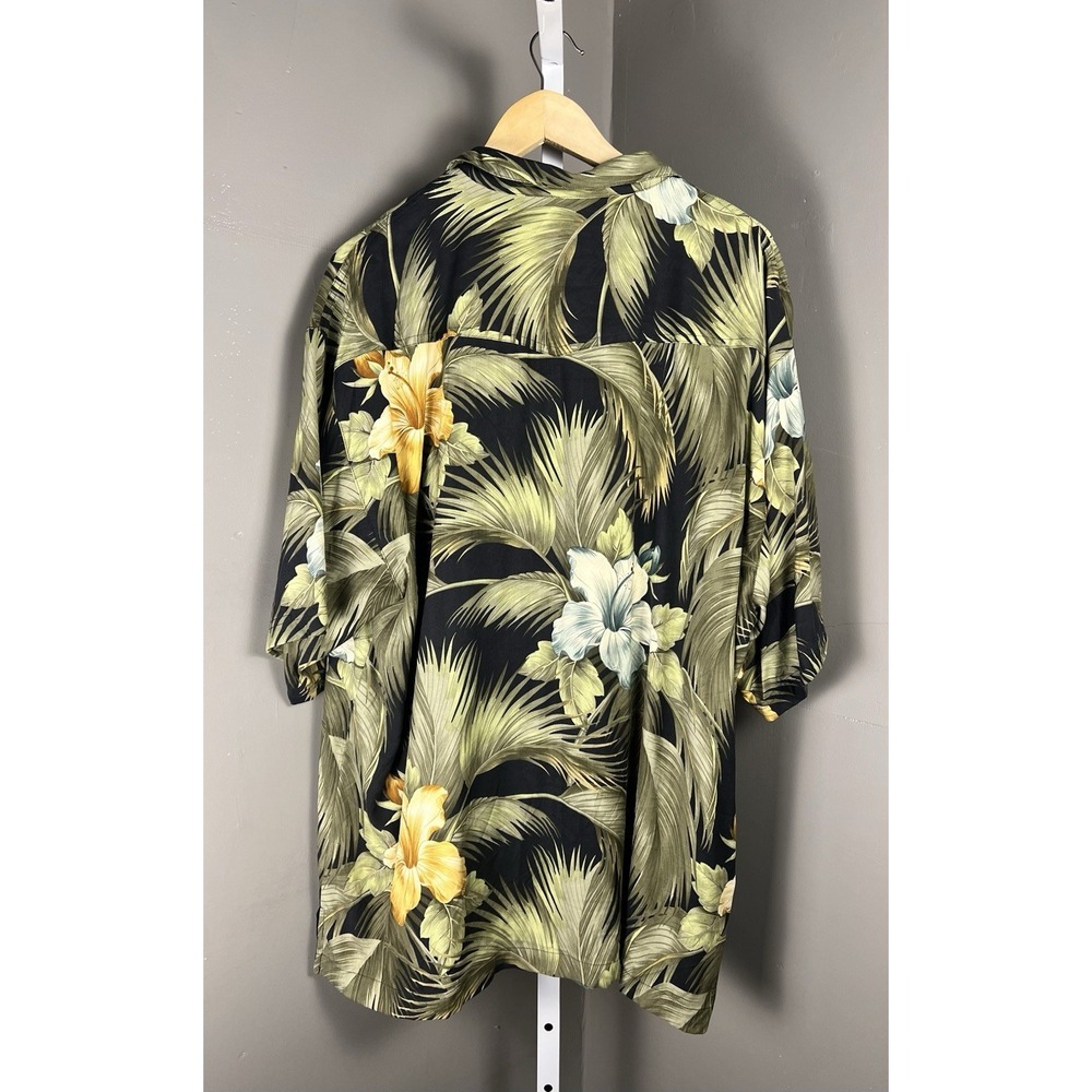 Tommy Bahama XL Men's 100% Silk Short Sleeve Button Up Shirt Tropical Floral - Picture 2 of 6